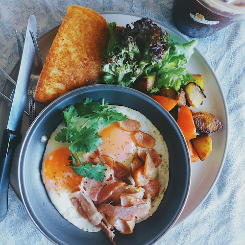 ร้านอาหารไทยปาหนัน - Panan ThaI Food Restaurant - การบริการอาหารและที่พัก