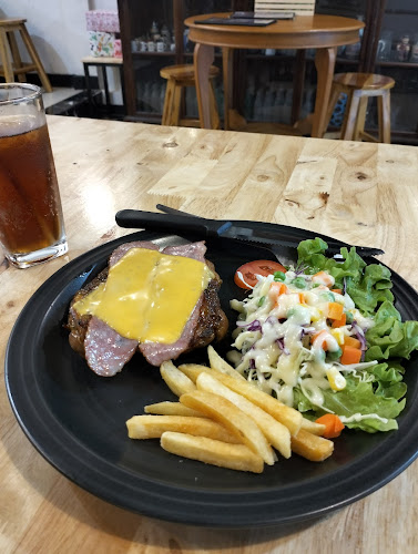 Duay rak steak ด้วยรักสเต็ก - การบริการอาหารและที่พัก
