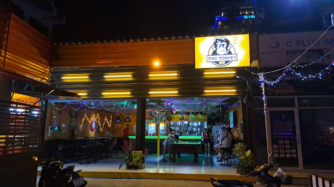 Mad Monkey Bar - การบริการอาหารและที่พัก