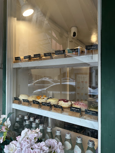 CHARLOTTE DOUGHNUTS Sai Song - การบริการอาหารและที่พัก