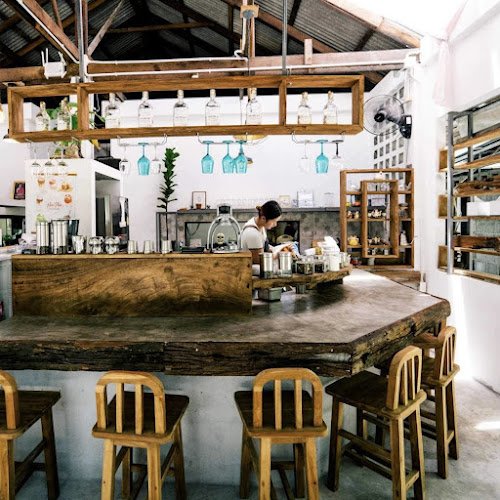 Khao Phra Cafe & Eatery