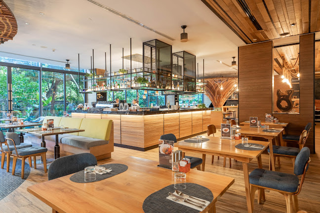 124 Floor 1/2, 200 ถ. ราษฏร์อุทิศ 200 ปี ตำบลป่าตอง อำเภอกะทู้ ภูเก็ต 83150