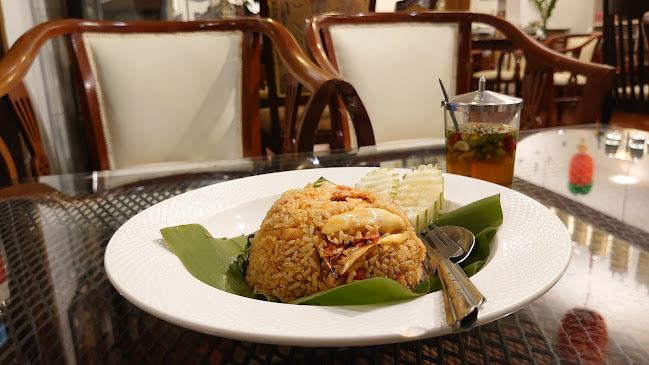 ร้านเชย (ถนนยมจินดา) - การบริการอาหารและที่พัก