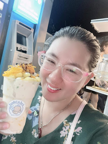 ล้านนี้ 40 ไอติมกะทิ - การบริการอาหารและที่พัก