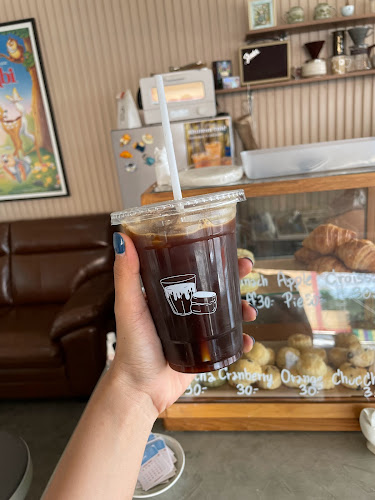 DIRTY & SCONE - การบริการอาหารและที่พัก