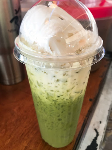 ข้าวแกงเจ๊จวบ ร้านใหม่ by อุ้ม & โจ้