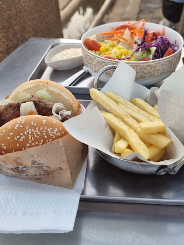 Comentarii opinii despre bennie burgers