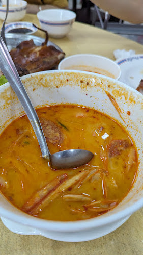 ร้านอาหารรังนกใต้ หาดใหญ่ Southern Thai Bird's Nest at Hatyai - การบริการอาหารและที่พัก