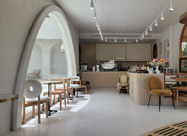 CASA MYKA (คาซ่ามิก้า) - การบริการอาหารและที่พัก