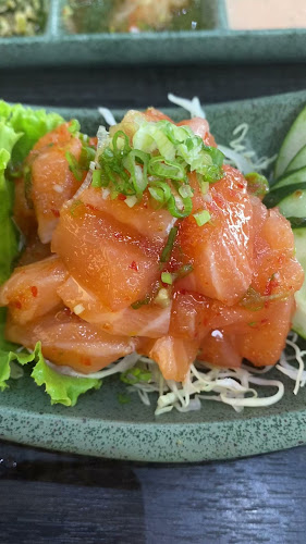 Hashi Japanese Restaurant & Izakaya - การบริการอาหารและที่พัก