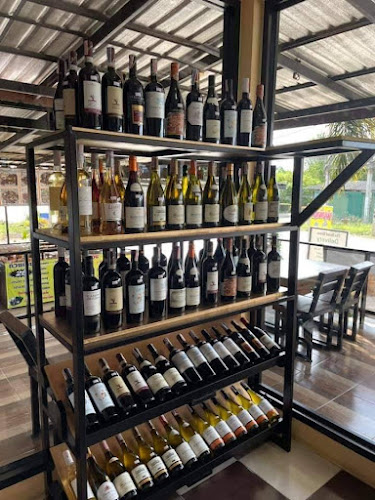 The bread house - การบริการอาหารและที่พัก