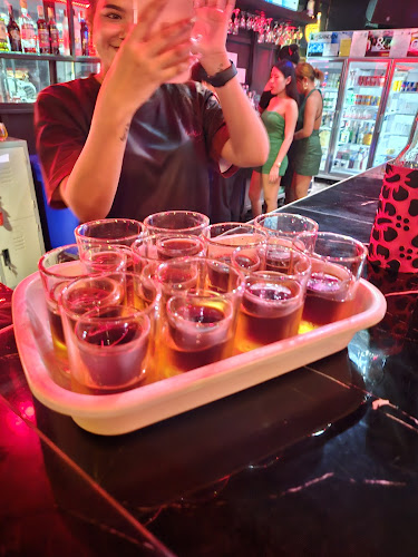 Opinii despre LUCKY BAR - OTOP în อำเภอ กะทู้ - การบริการอาหารและที่พัก