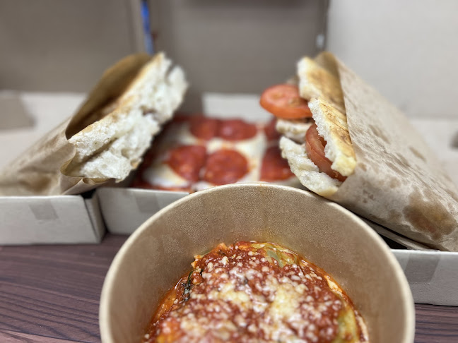 tipico - การบริการอาหารและที่พัก