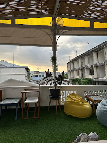 Comentarii opinii despre High D'Away Rooftop Bar