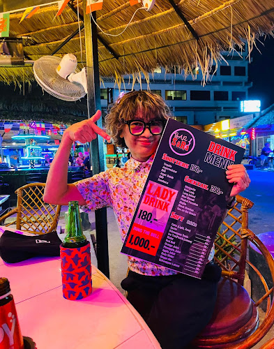 Opinii despre BarSaRa Patong บาร์ซาร่า în อำเภอกะทู้ - การบริการอาหารและที่พัก