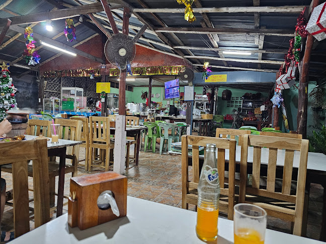 อีสานร้อยซาว - การบริการอาหารและที่พัก