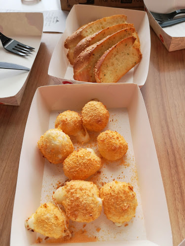 Comentarii opinii despre พิซซ่า ฮัท 1150 สาขา อุบลสแควร์