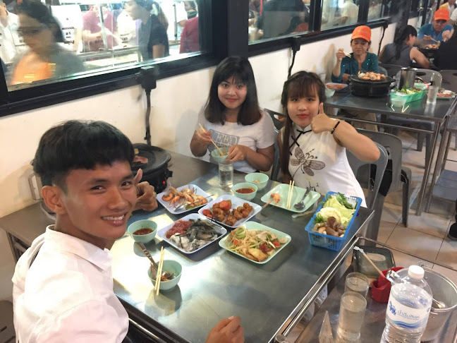 นินจา บาร์บีคิว พัทยาเหนือ - การบริการอาหารและที่พัก