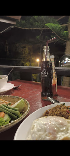 No.6 Restaurant Up The Hill