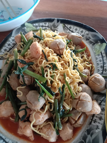 Boss Corner Bar - การบริการอาหารและที่พัก