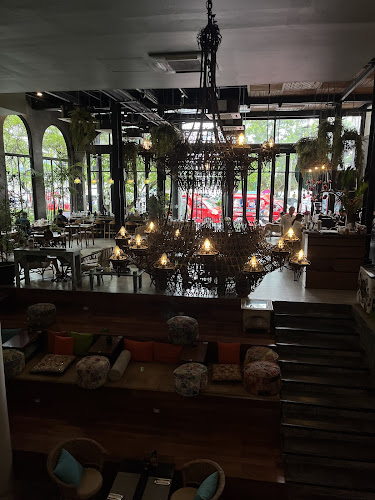 Opinii despre Hern Coffee and Bistro în อำเภอกะทู้ - การบริการอาหารและที่พัก