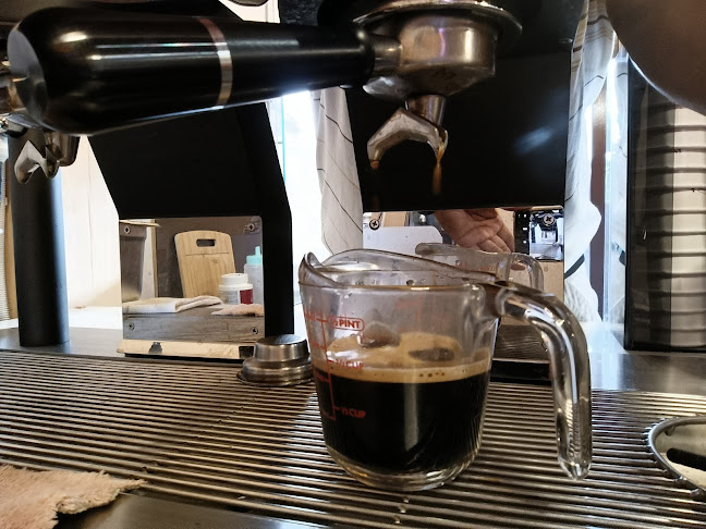 Opinii despre ลูกหว้ากาแฟ ณ ยมจินดา (Lukwah Coffee) în อำเภอเมืองระยอง - การบริการอาหารและที่พัก