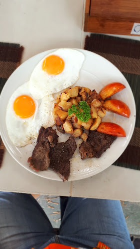 โคโคสนุส - การบริการอาหารและที่พัก