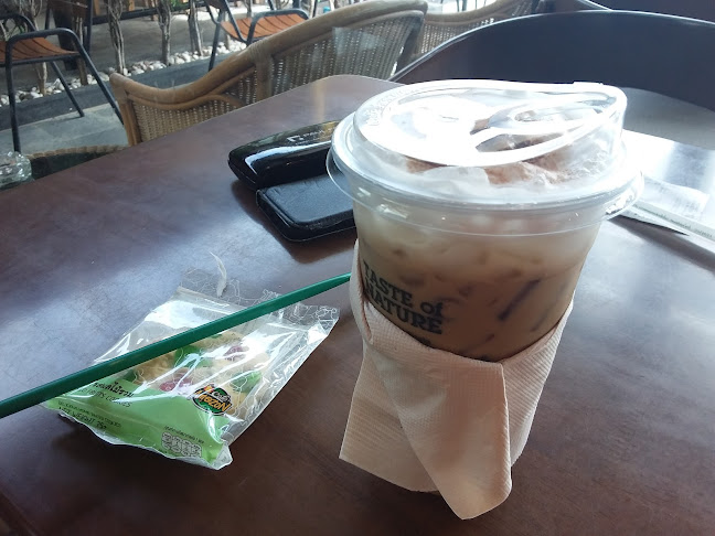 Cafe Amazon Jomtien Beach @The Now Hotel - การบริการอาหารและที่พัก