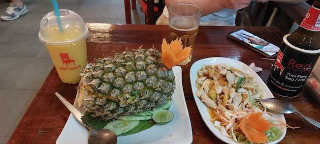 Opinii despre Red Chair în อำเภอเมืองภูเก็ต - การบริการอาหารและที่พัก