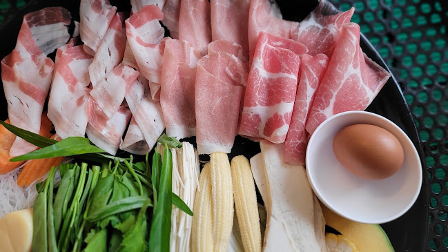 ล้านวิวชาบูริมน้ำ - เมือง