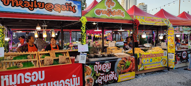 ตลาด street food on the beach ซอยจอมเทียน 16