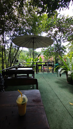 Opinii despre บ้านสวนลุงรงค์ Suan Lung Rong. Cafe'and restaurant în อำเภอเมืองภูเก็ต - การบริการอาหารและที่พัก