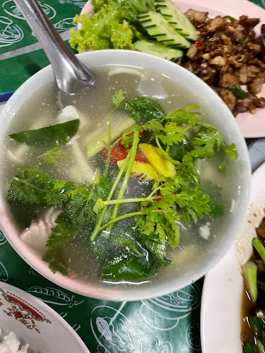 เสริฐโภชนา - การบริการอาหารและที่พัก