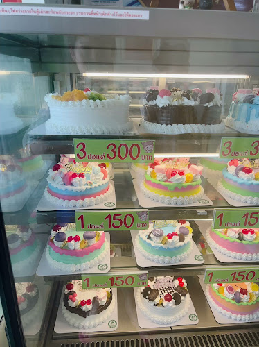 Opinii despre เค้กสุขใจ นครสวรรค์(สาขาใหญ่) în อำเภอเมืองนครสวรรค์ - การบริการอาหารและที่พัก