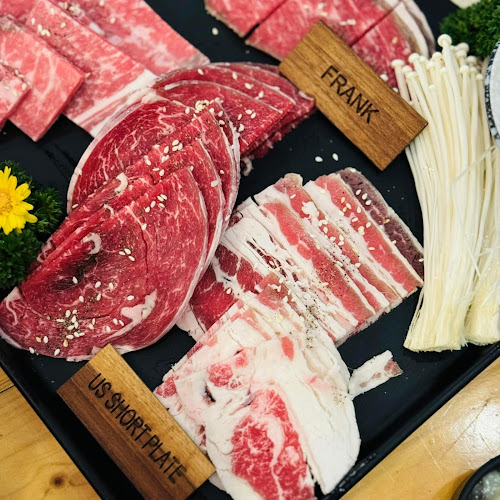 กินดา วากิว - การบริการอาหารและที่พัก