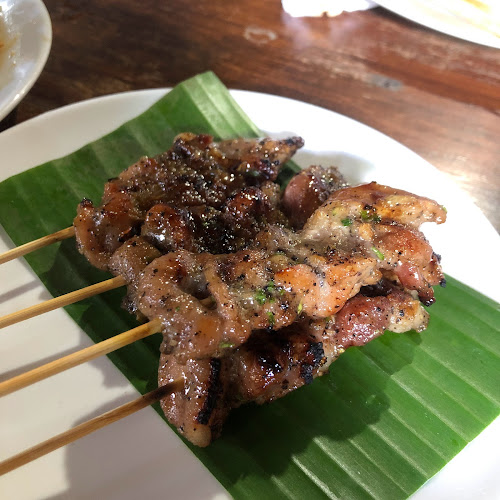 กองทัพส้มตำ ร้านอาหาร - การบริการอาหารและที่พัก