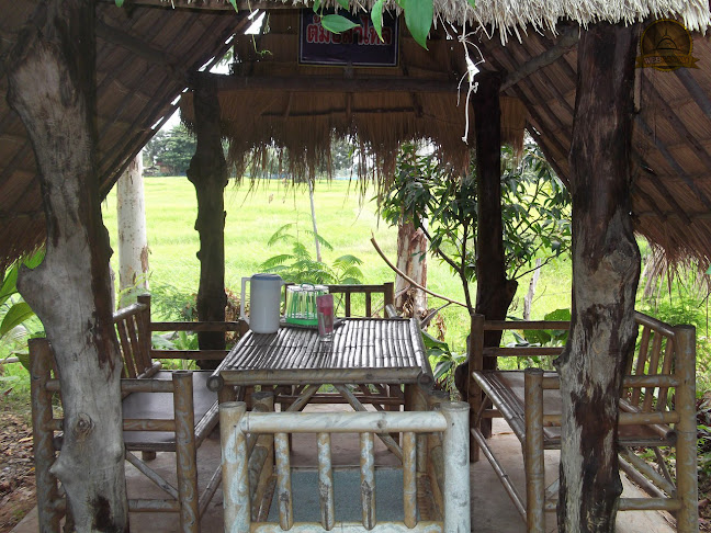 ร้านบุญเพชร - การบริการอาหารและที่พัก