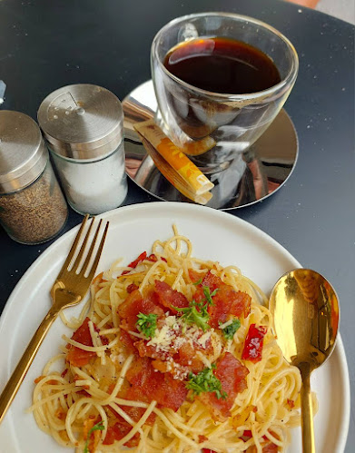 Opinii despre R space cafe & eatery în อำเภอเมืองอุบลราชธานี - การบริการอาหารและที่พัก