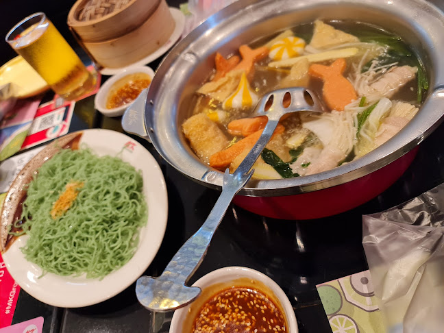 โลตัส ฉลอง