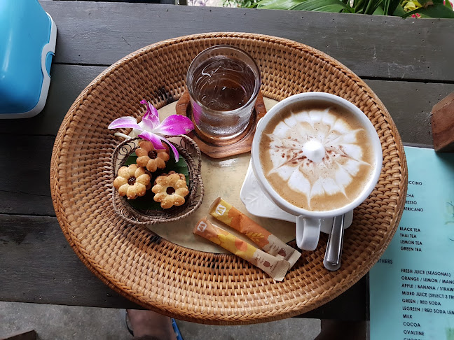Opinii despre Thai Gallery Coffee Bar în อำเภอเมืองภูเก็ต - การบริการอาหารและที่พัก