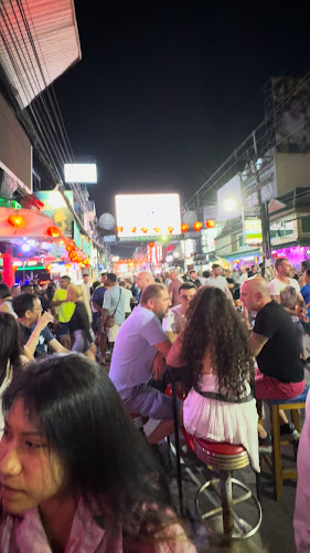 Opinii despre Richy Bar Patong în อำเภอกะทู้ - การบริการอาหารและที่พัก