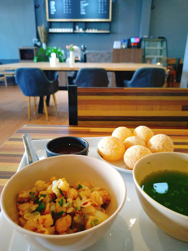 Opinii despre La Fiesta Indian Pakistan Thai Cafe n’Restaurant Hatyai (Halal) în อำเภอหาดใหญ่ - การบริการอาหารและที่พัก