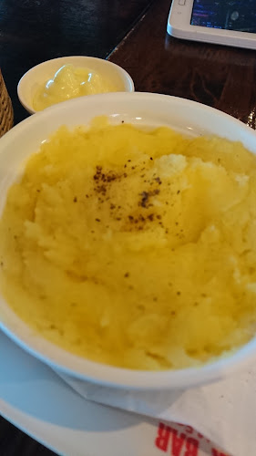 สเต็กอุบลฯ-บ้านอันดาสเต็กเฮ้าส์2 - การบริการอาหารและที่พัก