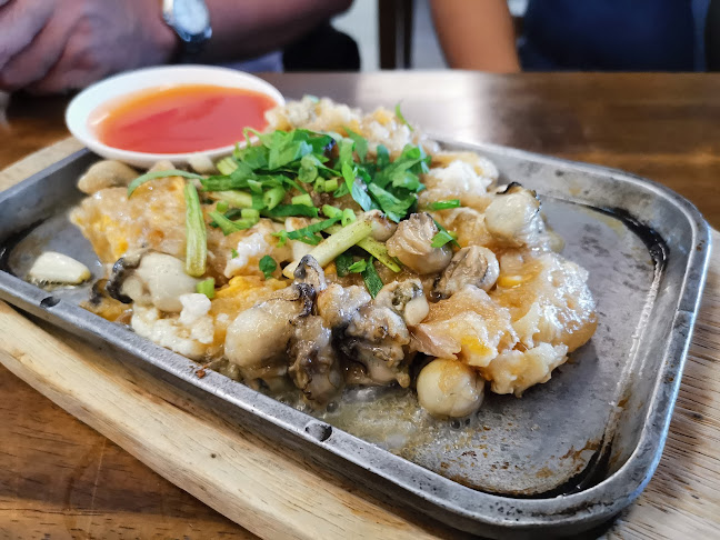 แหลมเจริญ ซีฟู้ด ระยอง - การบริการอาหารและที่พัก