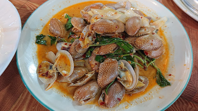 Opinii despre 薇莱美食廣場 în อำเภอบางละมุง - การบริการอาหารและที่พัก