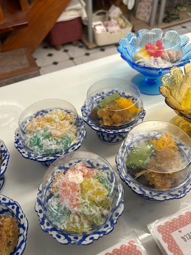 Comentarii opinii despre หนม​ หวาน​ Home​ ​Cafe -By บ้านขนมเจ๊ม้อง