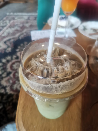 ไฟโฟ โอลด์ทาวน์ คาเฟ่ แอนด์ ฟลอรัล - การบริการอาหารและที่พัก