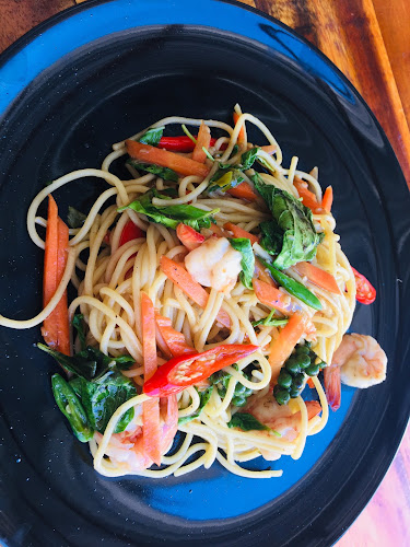 Comentarii opinii despre ร้านก๋วยเตี๋ยวไก่​ เนื้อ​ ตุ๋น​ HALAL FOOD สาขา 2 ตลาดแหลมดิน​ @samui