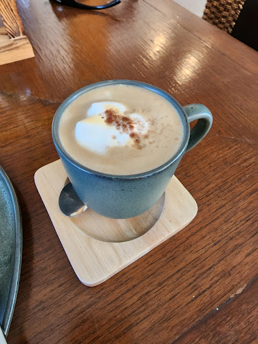 Austin Ribs Phuket - การบริการอาหารและที่พัก