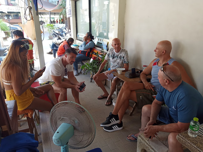 Ying Coffee soi 15 Buakhaon - การบริการอาหารและที่พัก